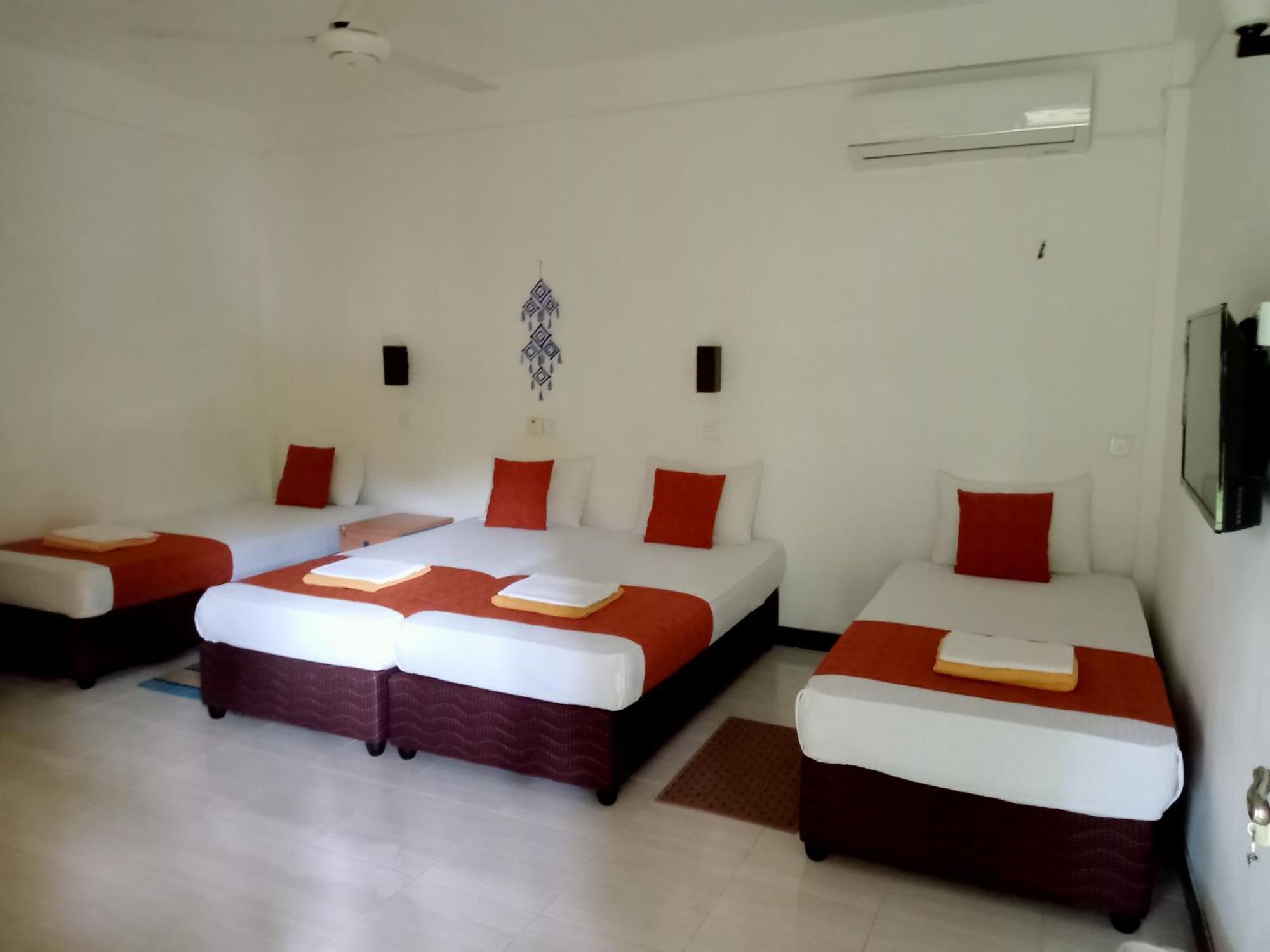 Kithmi Resort Полонарува Екстериор снимка